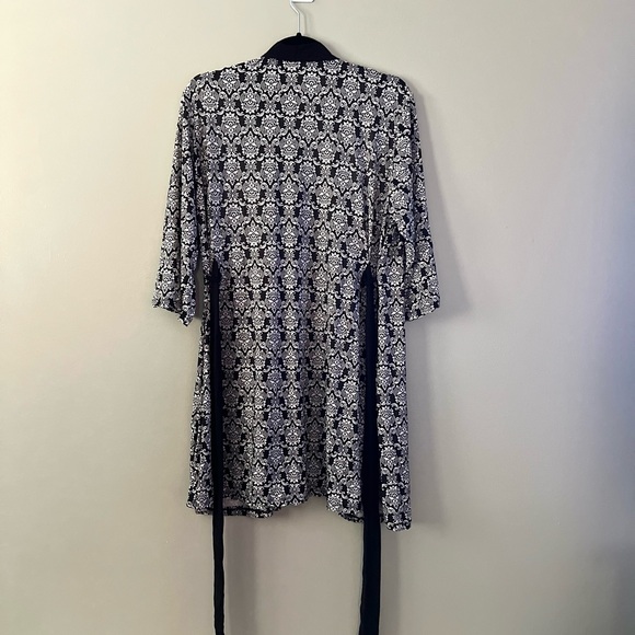 Women’s Marilyn Monroe Robe NWT - Picture 11 of 15